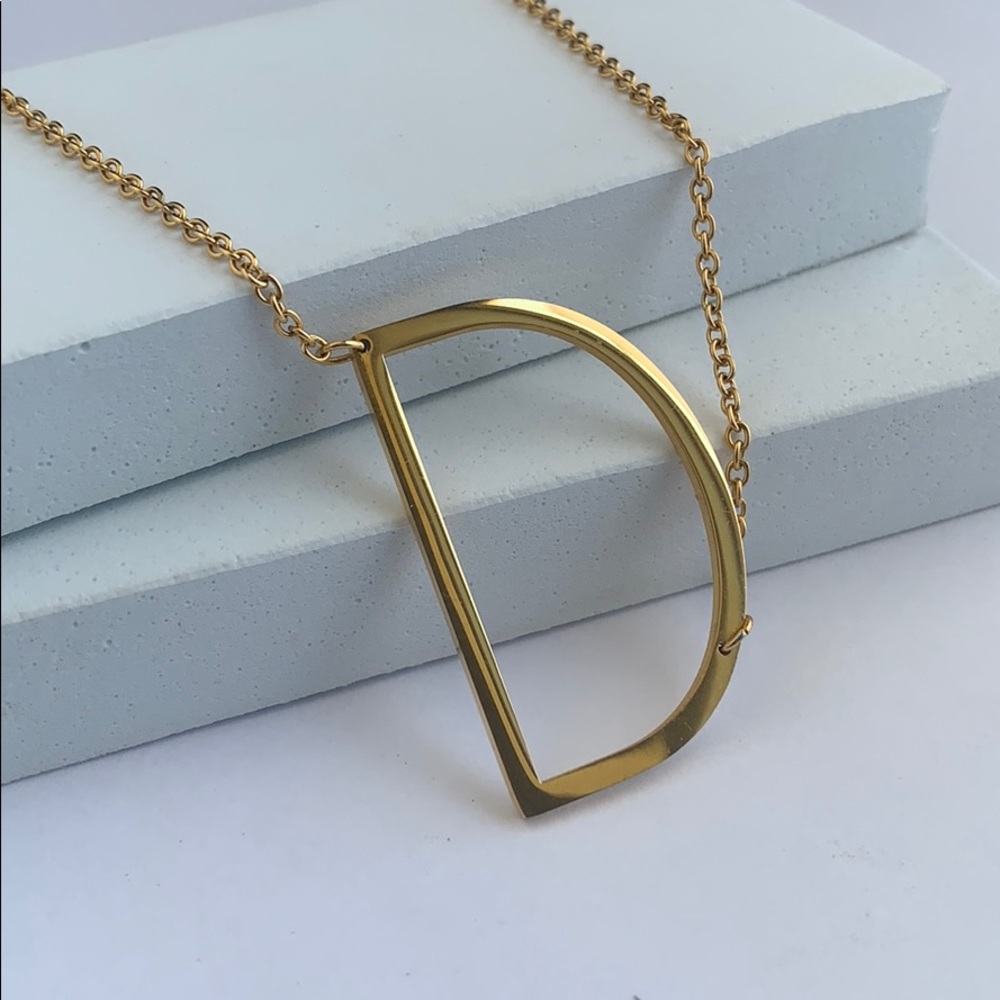 SAVVY CIE NECKLACE!!